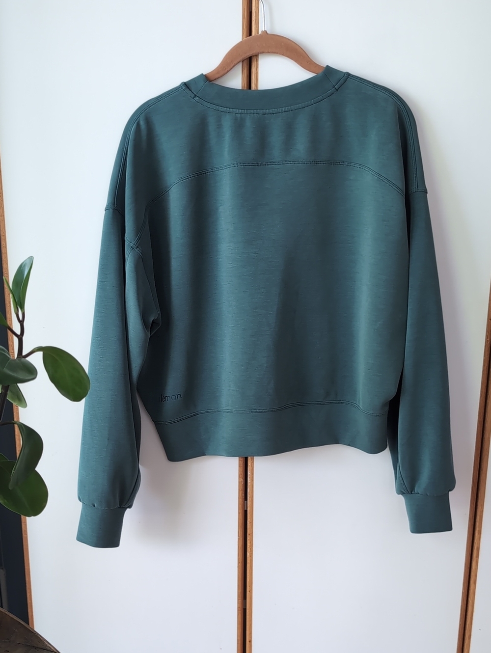 Lululemon Perfectly Oversized Crop Crew Softstreme 6 Green Jasper Teal - Picture 2 of 10